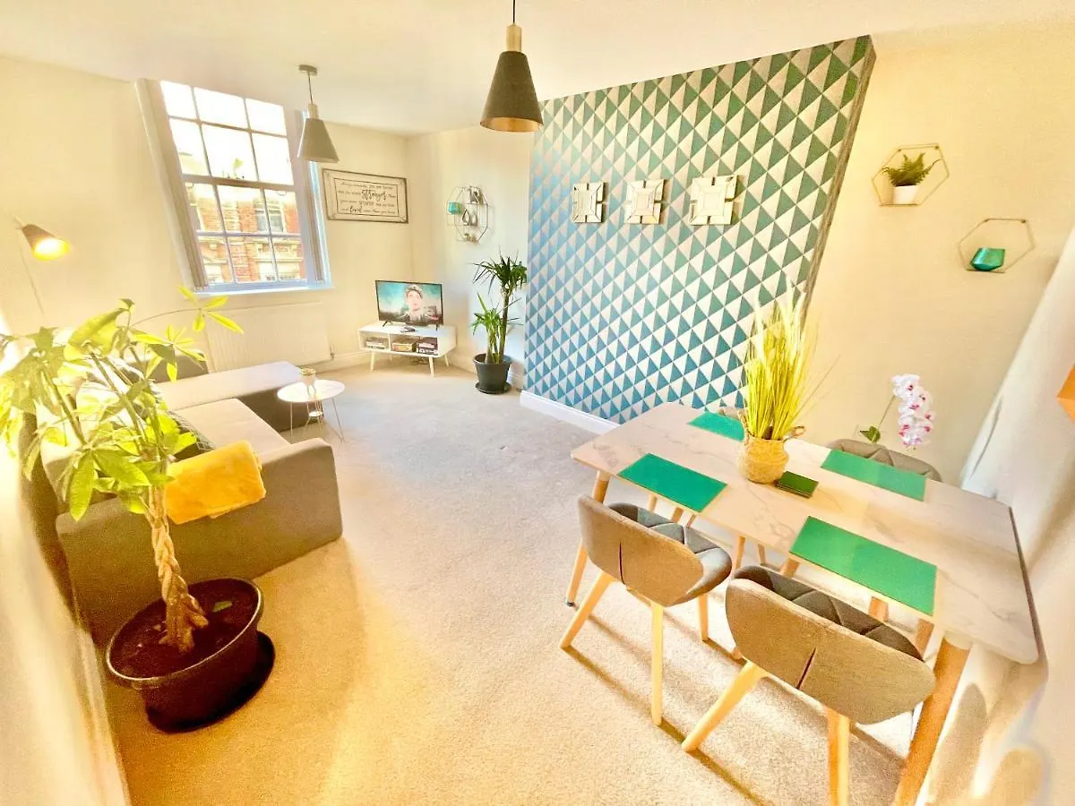 Apartment A Stylish Retreat - Super King Bed - Heart Of Town Centre - 5 Mins Stroll To Beach Bournemouth United Kingdom