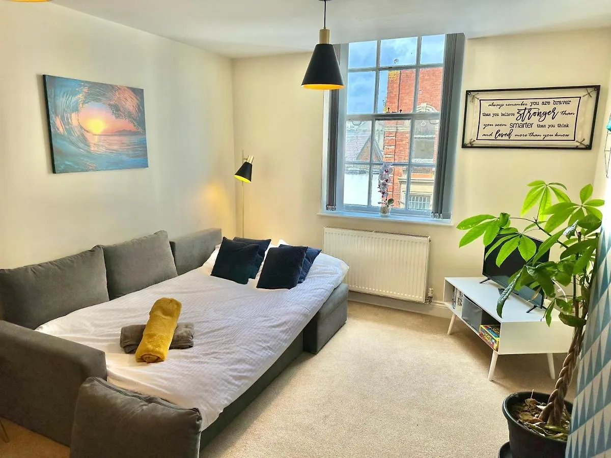 Apartment A Stylish Retreat - Super King Bed - Heart Of Town Centre - 5 Mins Stroll To Beach Bournemouth United Kingdom